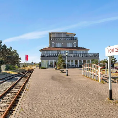 Hangloose Daire Ouddorp